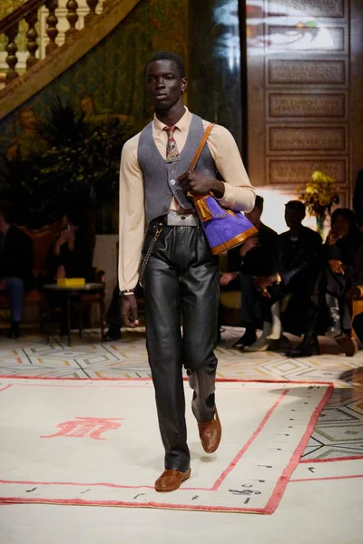 Look 44